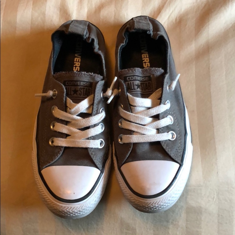 Woman’s size 7 converse